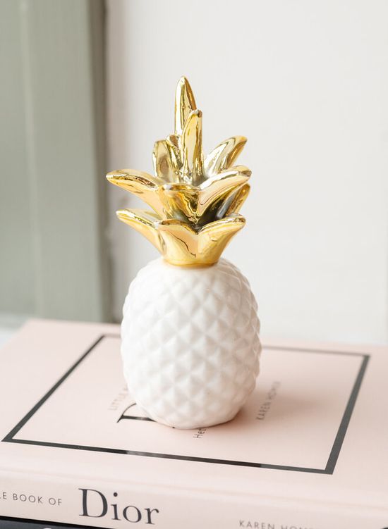 Ornament wit ananas small