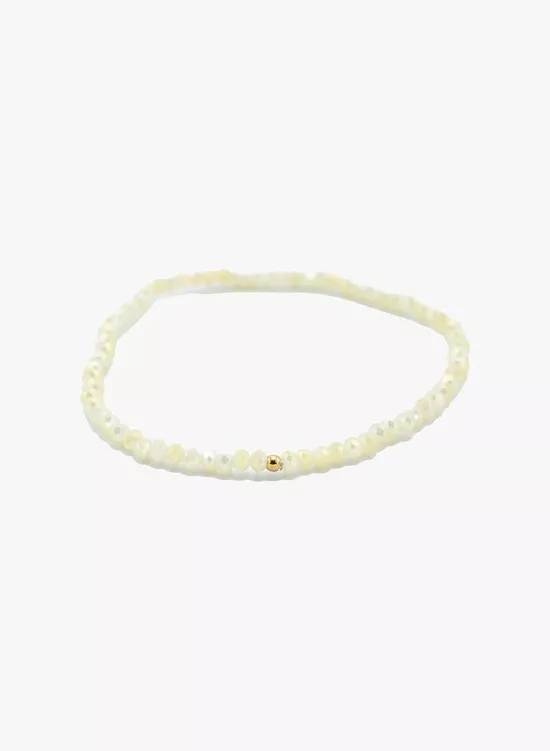 Subtiele kralenarmband effen creme